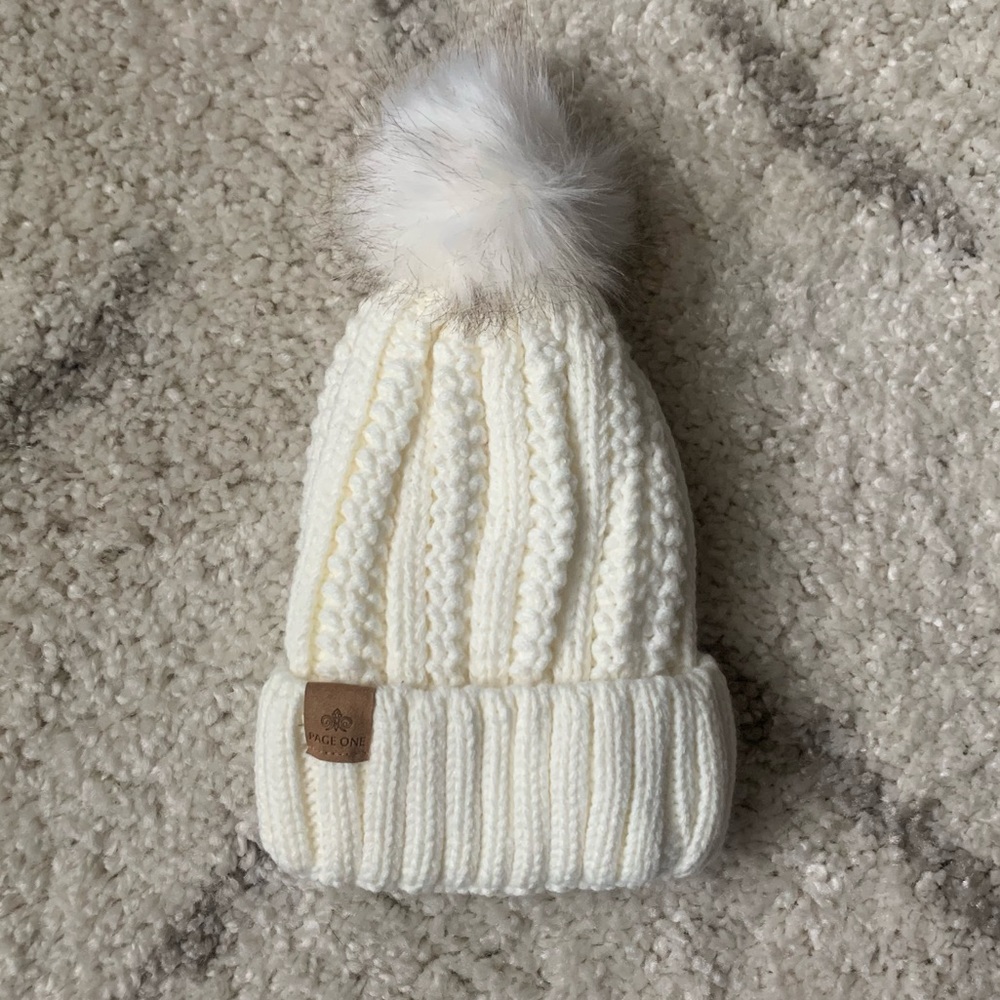 NWT Page One Winter Pom Pom Hat